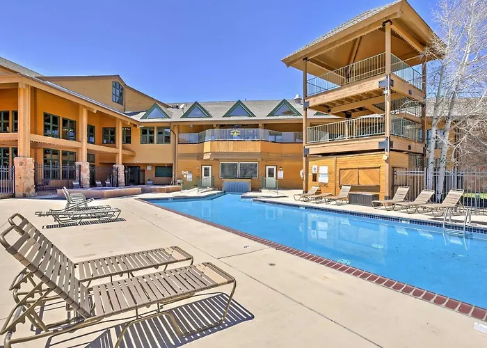 Cozy Granby Mountain Condo W/ Resort Amenities!