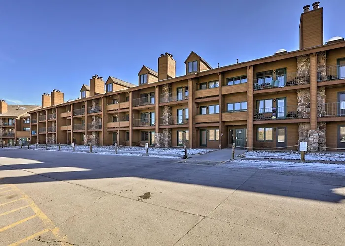 2 Mi To Skiing: Studio W/ Pool Access In Granby!