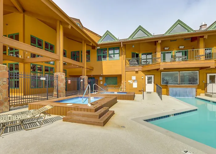 2 Mi To Granby Ranch: Mtn Condo W/ Hot Tub!