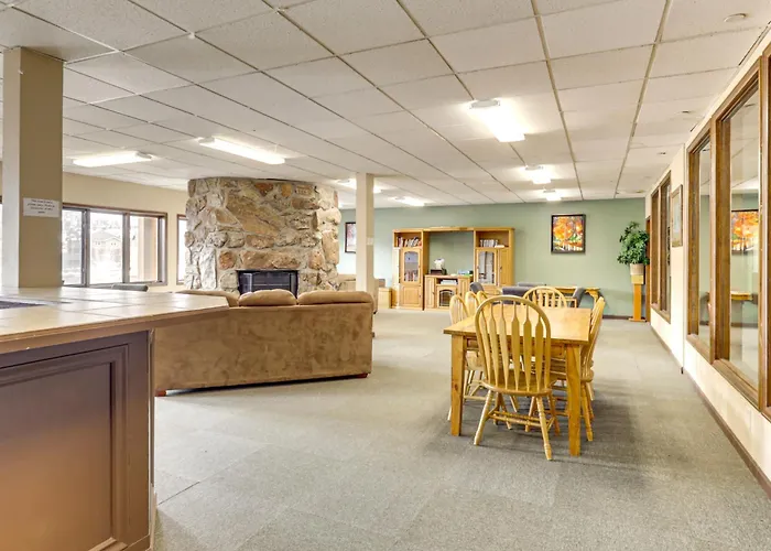 2 Mi To Granby Ranch: Mtn Condo W/ Hot Tub!
